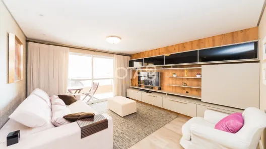 Apartamento com 2 Quartos para alugar, 78m² no Centro, Curitiba