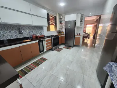 Casa com 4 Quartos à venda, 160m² no Rancho Novo, Nova Iguaçu