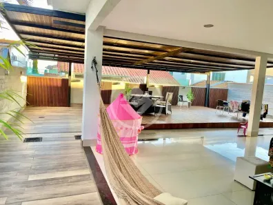 Casa de Condomínio com 4 Quartos à venda, 360m² no Jardins Madri, Goiânia