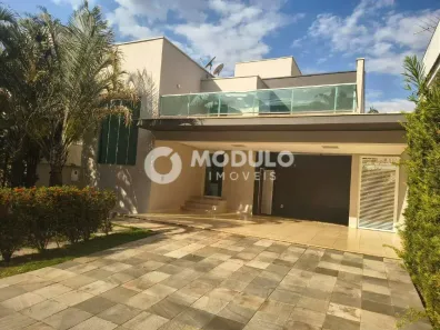 Casa de Condomínio com 4 Quartos para alugar, 270m² no Jardim das Palmeiras, Uberlândia