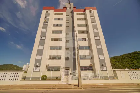 Apartamento com 2 Quartos à venda, 54m² no São João (Margem Esquerda), Tubarão