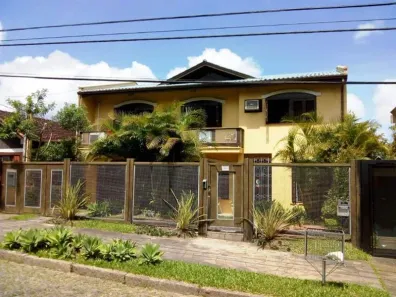 Casa com 3 Quartos à venda, 324m² no Chácara das Pedras, Porto Alegre
