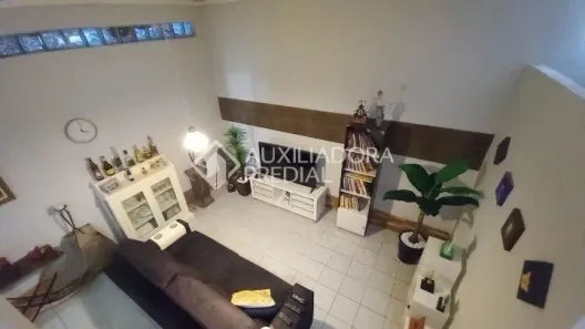 Casa com 2 Quartos para alugar, 245m² no Partenon, Porto Alegre