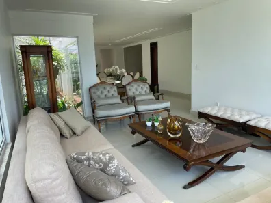 Casa com 5 Quartos à venda, 484m² no Candelária, Natal
