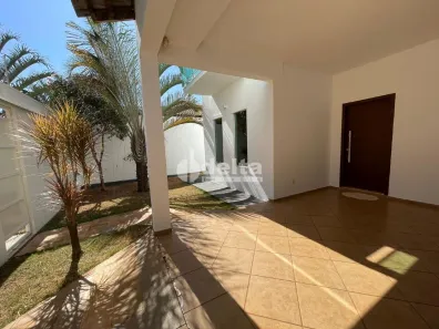 Casa com 4 Quartos à venda, 330m² no Jardim Karaíba, Uberlândia
