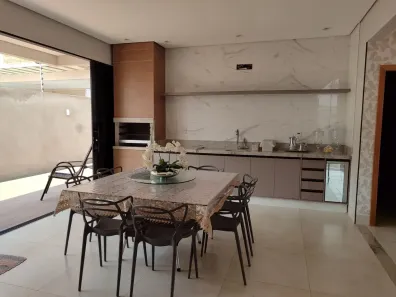 Casa com 3 Quartos à venda, 200m² no Jardim Universitário, Cuiabá