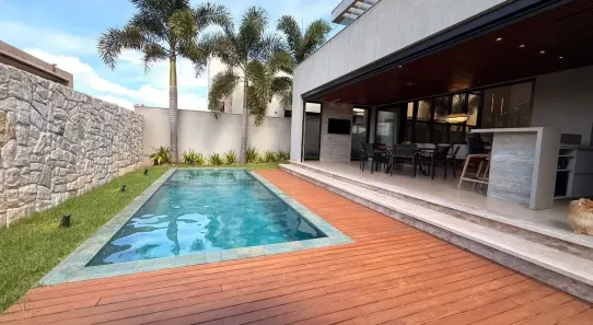 Casa de Condomínio com 3 Quartos à venda, 305m² no Granja Marileusa, Uberlândia