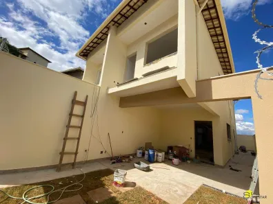 Casa com 3 Quartos à venda, 118m² no Cândida Ferreira, Contagem
