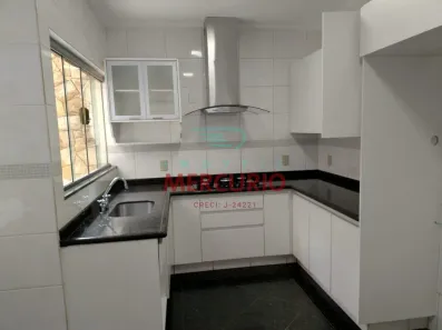 Casa com 3 Quartos para alugar, 274m² no Vila Nova Cidade Universitária, Bauru