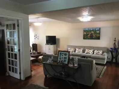 Casa com 3 Quartos à venda, 360m² no Passo da Areia, Porto Alegre