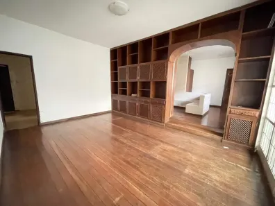 Casa com 5 Quartos para alugar, 350m² no Jardim Panorama, Montes Claros