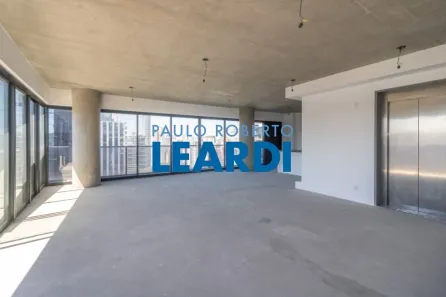 Apartamento com 2 Quartos à venda, 156m² no Vila Olímpia, São Paulo