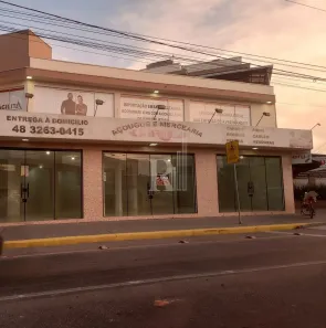 Sala Comercial para alugar, 130m² no Centro, Tijucas