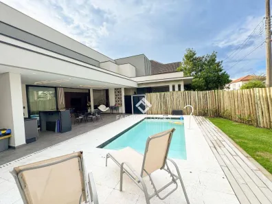 Casa de Condomínio com 3 Quartos à venda, 220m² no Loteamento Villa Branca, Jacareí