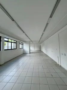 Prédio Comercial para alugar, 81m² no Zona 04, Maringá