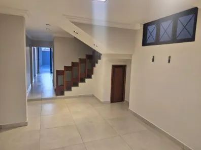 Casa com 4 Quartos à venda, 242m² no Presidente Roosevelt, Uberlândia