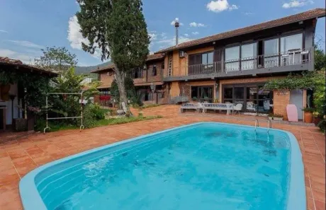 Casa com 5 Quartos à venda, 900m² no Itacorubi, Florianópolis