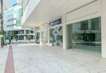 Sala Comercial para venda ou aluguel, 81m² no Pioneiros, Balneário Camboriú