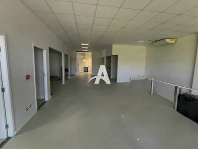 Sala Comercial para alugar, 198m² no Morada da Colina, Uberlândia