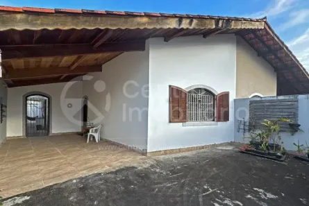 Casa com 2 Quartos à venda, 82m² no Jardim Peruibe, Peruíbe