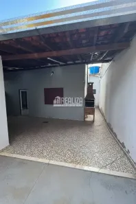 Casa com 3 Quartos para alugar, 195m² no Bom Retiro, Uberaba