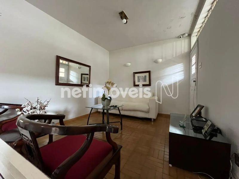 Casa com 4 quartos — Santo Antônio, Belo Horizonte