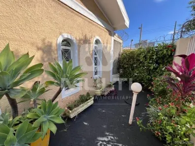 Casa com 3 Quartos para alugar, 244m² no Cazeca, Uberlândia
