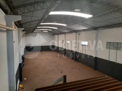 Galpão/Depósito/Armazém para alugar, 400m² no Custódio Pereira, Uberlândia