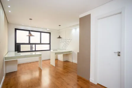 Sala Comercial à venda, 21m² no Centro, Curitiba