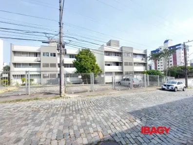 Apartamento com 2 Quartos para alugar, 47m² no Centro, Florianópolis