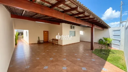 Casa com 3 Quartos à venda, 180m² no Jardim Holanda, Uberlândia