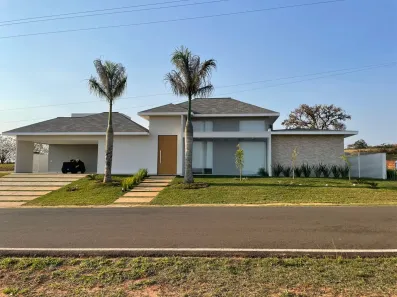 Casa com 4 Quartos à venda, 300m² no Condomínio Riviera de Santa Cristina XIII - Setor Iate, Paranapanema