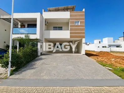 Casa com 4 Quartos para alugar, 240m² no Beira Rio, Biguaçu