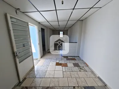 Casa com 1 Quarto para alugar, 50m² no Tibery, Uberlândia