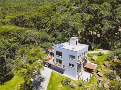 Casa de Condomínio com 4 Quartos para alugar, 300m² no Pântano do Sul, Florianópolis