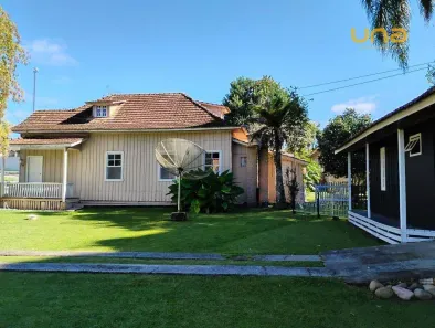 Fazenda/Sítio com 6 Quartos à venda, 350m² no Guamirim, Irati
