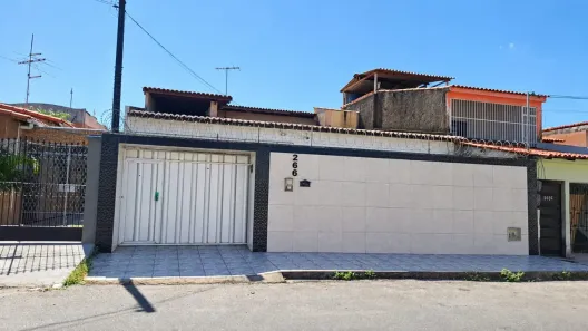 Casa com 3 Quartos à venda, 396m² no Jóquei Clube, Fortaleza