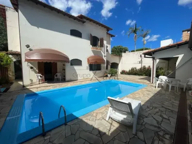 Sobrado com 4 Quartos à venda, 312m² no Jardim Siesta, Jacareí