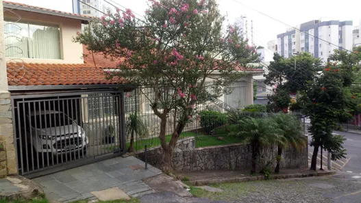 com 4 Quartos para alugar, 270m² no Floresta, Belo Horizonte