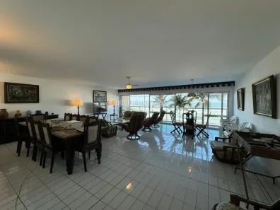 Apartamento com 4 Quartos para alugar, 250m² no Pitangueiras, Guarujá