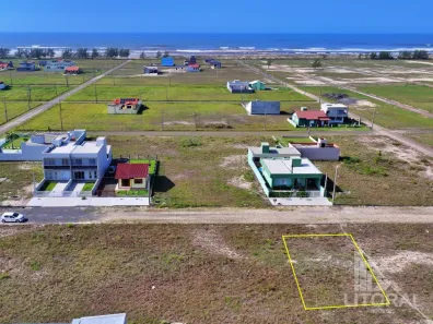 Lote/Terreno à venda, 300m² no Praia Areias Claras, Balneário Gaivota