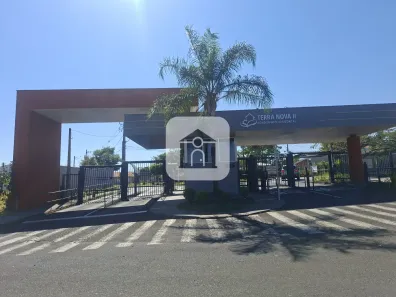 Casa de Condomínio com 3 Quartos para alugar, 80m² no Aclimação, Uberlândia