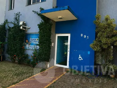 Prédio Comercial para alugar, 750m² no Nossa Senhora Aparecida, Uberlândia