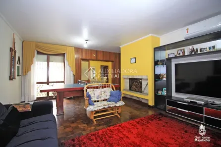 Casa com 3 Quartos à venda, 255m² no Jardim Lindóia, Porto Alegre