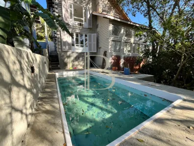 Casa com 4 Quartos à venda, 220m² no Sambaqui, Florianópolis