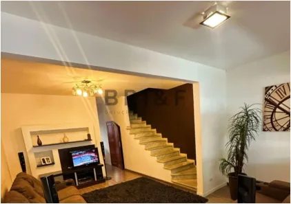 Sobrado com 3 Quartos à venda, 210m² no Jardim das Acácias, São Paulo