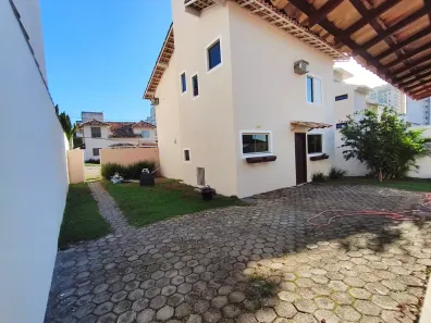 Casa de Condomínio com 3 Quartos para alugar, 160m² no Glória, Macaé