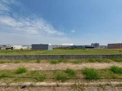 à venda, 1071m² no Zona Industrial, Sorocaba