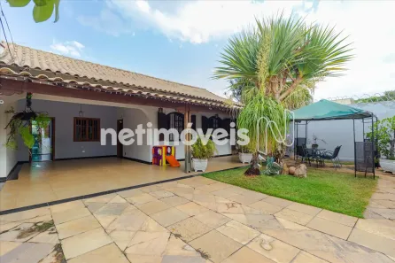 Casa com 3 Quartos à venda, 258m² no Santa Amélia, Belo Horizonte