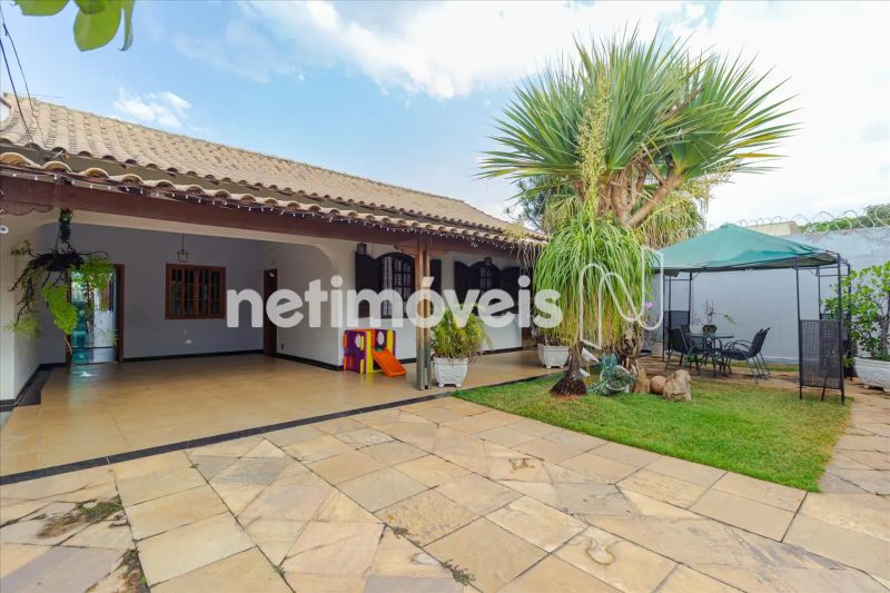 Casa com 3 quartos — Santa Amélia, Belo Horizonte